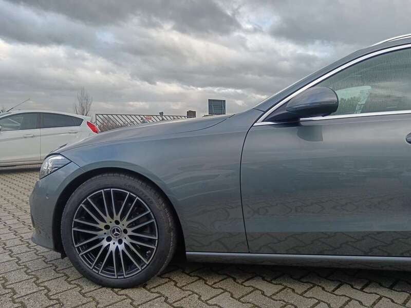 Usata Mercedes C200 Advanced 163 CV (119 kW) 2024 Grigio Station wagon