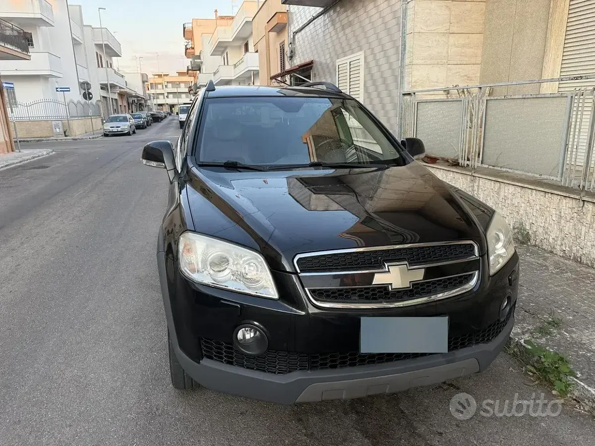 Usata Chevrolet Captiva 150 CV (110 kW) 2010 Nero SUV