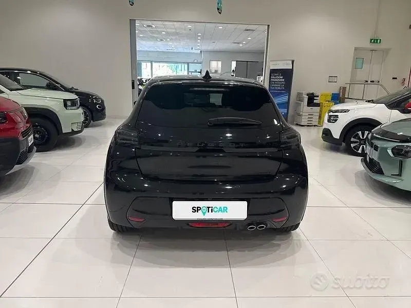 Usata Peugeot 208 GT 136 CV (100 kW) 2025 Nero Utilitaria