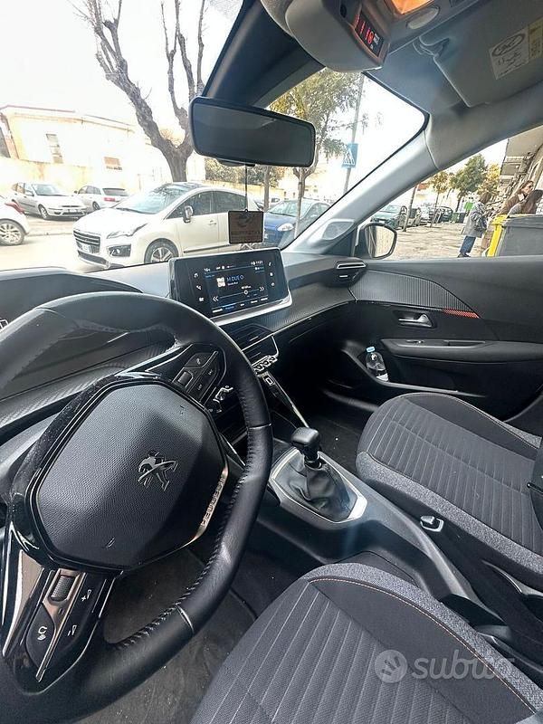 Usata Peugeot 208 GT 102 CV (75 kW) 2021 Bianco Utilitaria