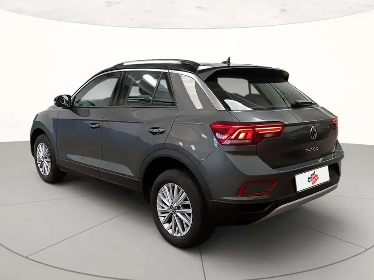 Usata VW T-Roc Life 150 CV (110 kW) 2025 Indium grey metallizzato nero SUV
