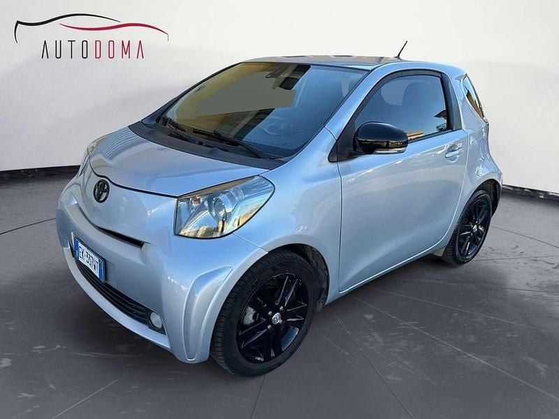 Usata Toyota iQ Executive 98 CV (72 kW) 2011 Argento Utilitaria
