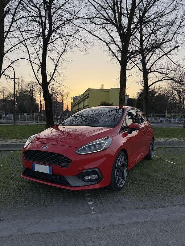 Usata Ford Fiesta ST 205 CV (150 kW) 2019 Rosso Utilitaria
