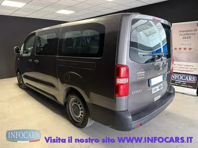 Usata Peugeot Expert 150 CV (110 kW) 2019 Grigio scuro metallizzato Furgone