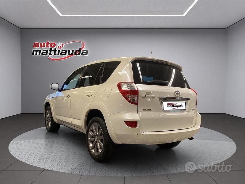 Usata Toyota RAV4 Style 150 CV (110 kW) 2012 Grigio SUV