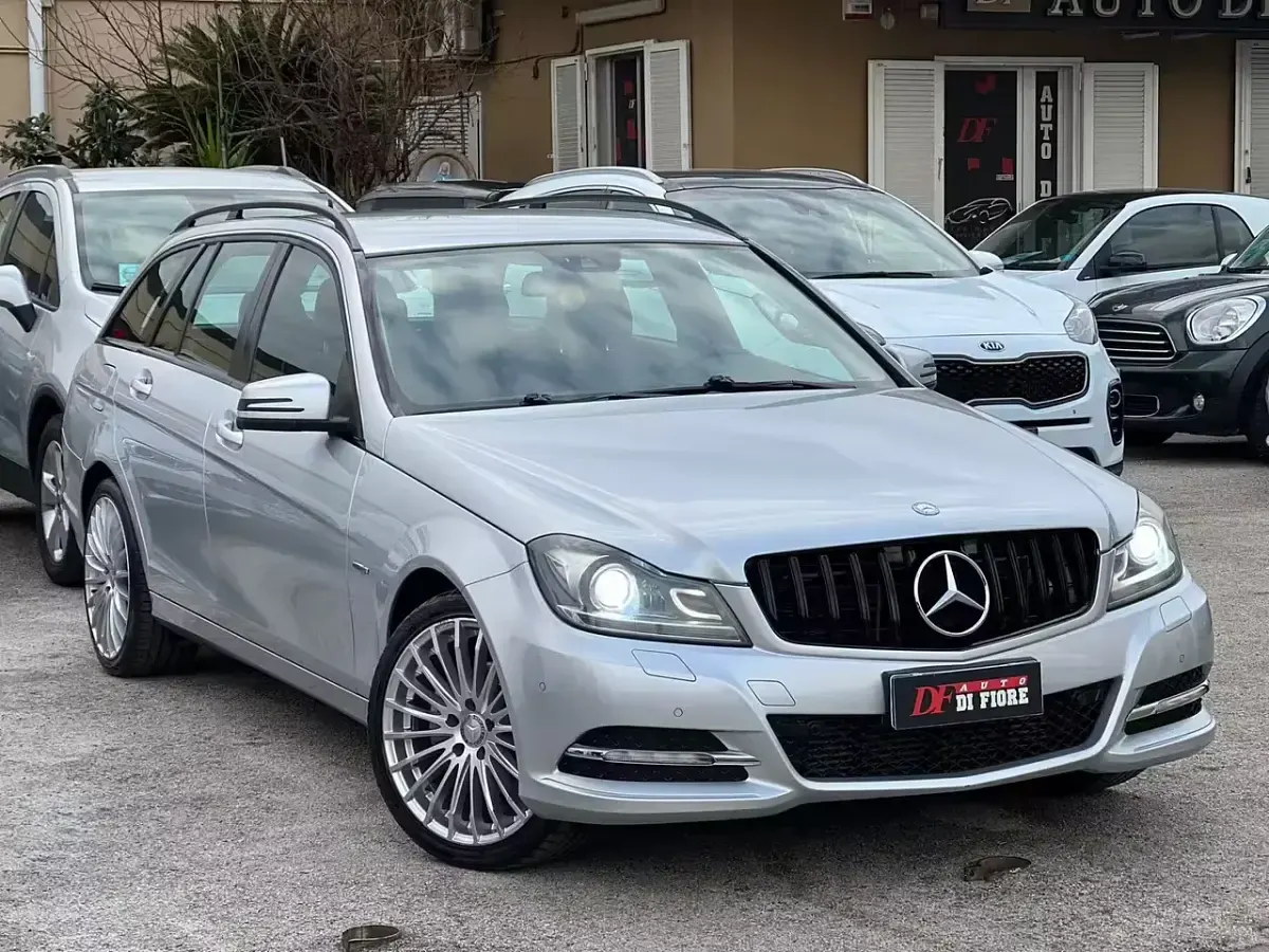 Usata Mercedes C220 Avantgarde 169 CV (124 kW) 2011 Grigio Station wagon