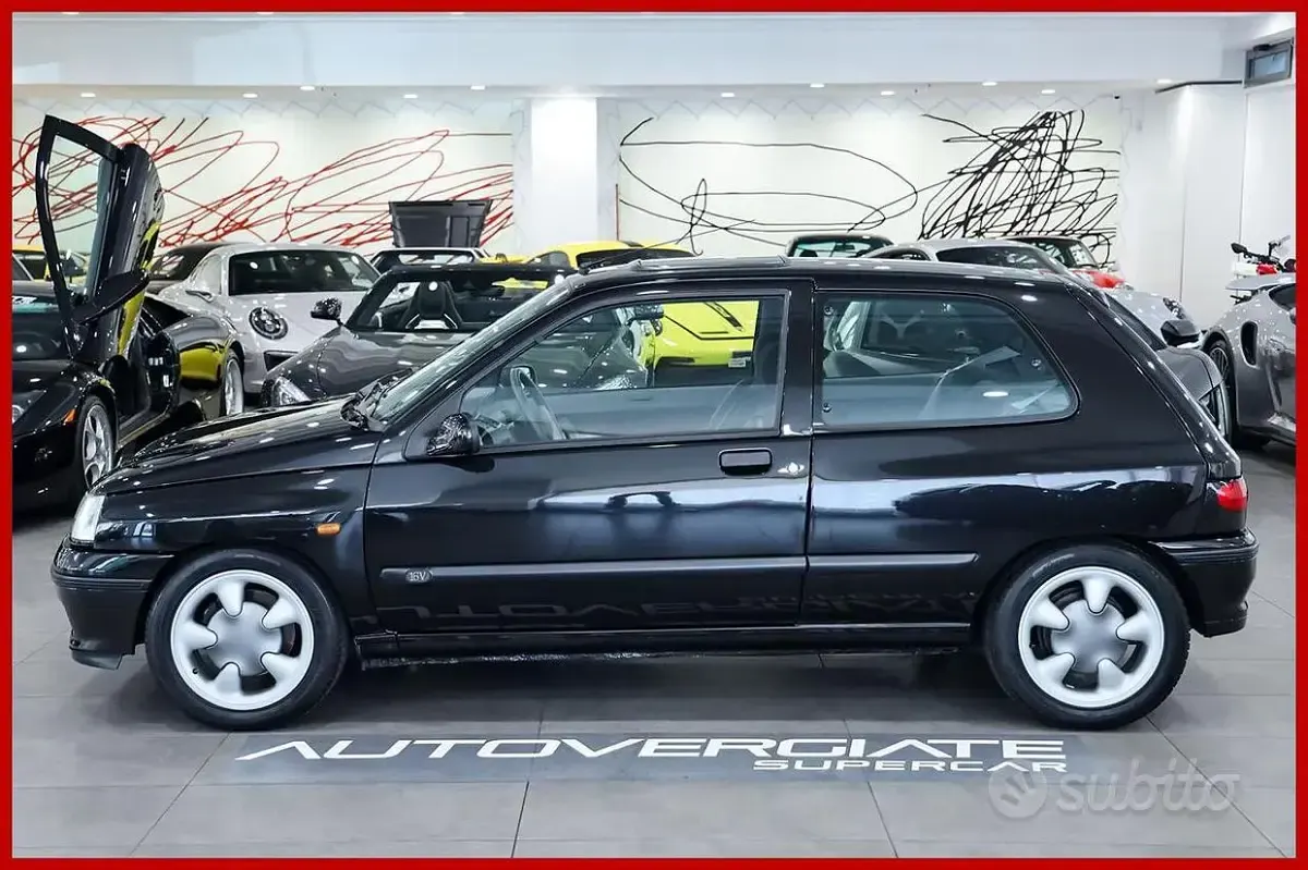Usata Renault Clio 135 CV (99 kW) 1995 Nero Utilitaria