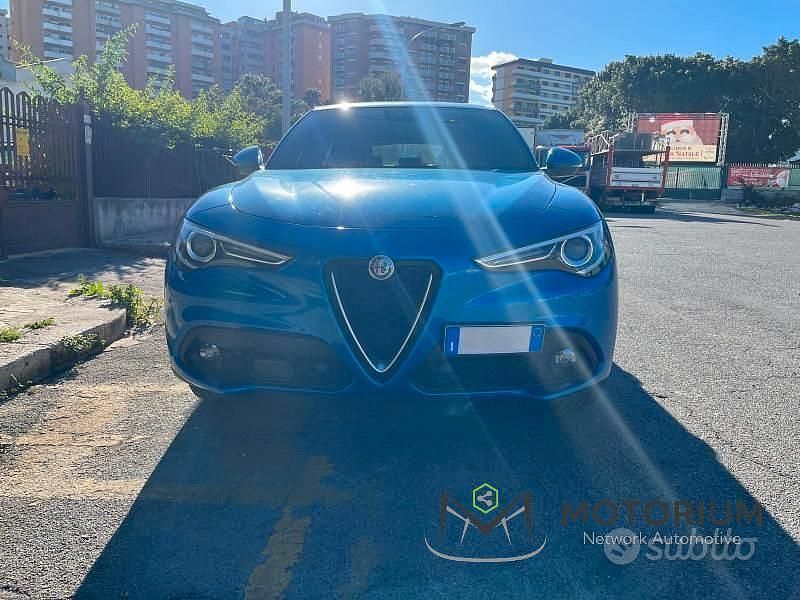 Usata Alfa Romeo Stelvio Executive 180 CV (132 kW) 2017 Blu SUV