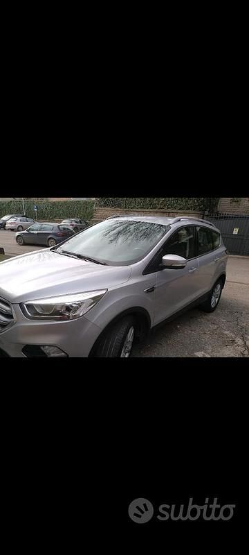 Gebraucht Ford Kuga 120 PS (88 kW) 2018 Grau SUV