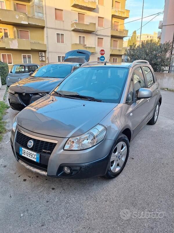 Usata Fiat Sedici Dynamic 120 CV (88 kW) 2006 Grigio SUV