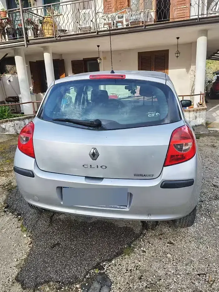 Usata Renault Clio III 68 CV (50 kW) 2006 Grigio Berlina