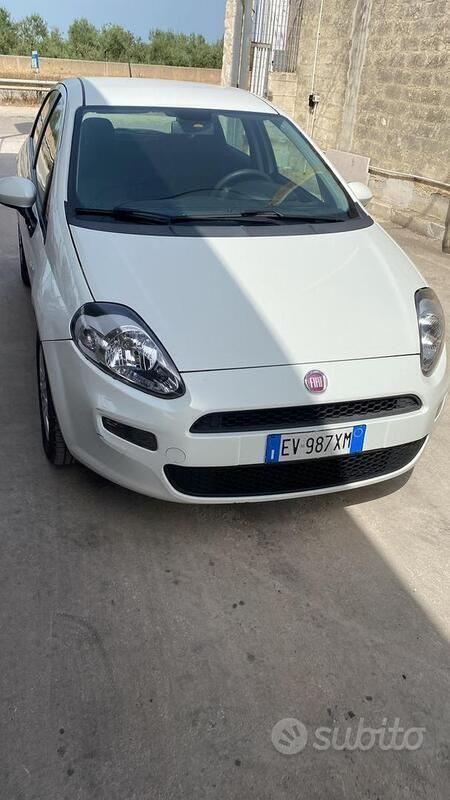 Usata Fiat Grande Punto Street 75 CV (55 kW) 2014 Bianco Utilitaria