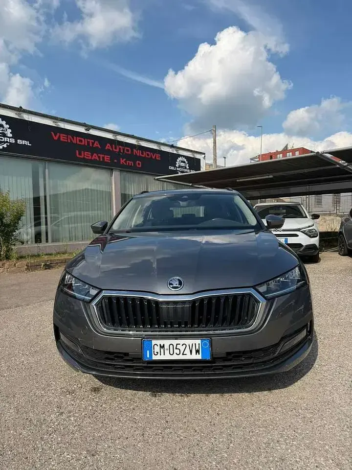 Usata Skoda Octavia Executive 116 CV (85 kW) 2023 Grigio Station wagon