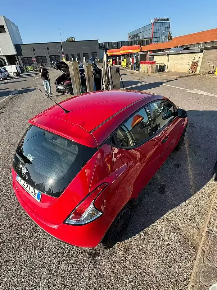 Usata Lancia Ypsilon 69 CV (50 kW) 2018 Utilitaria