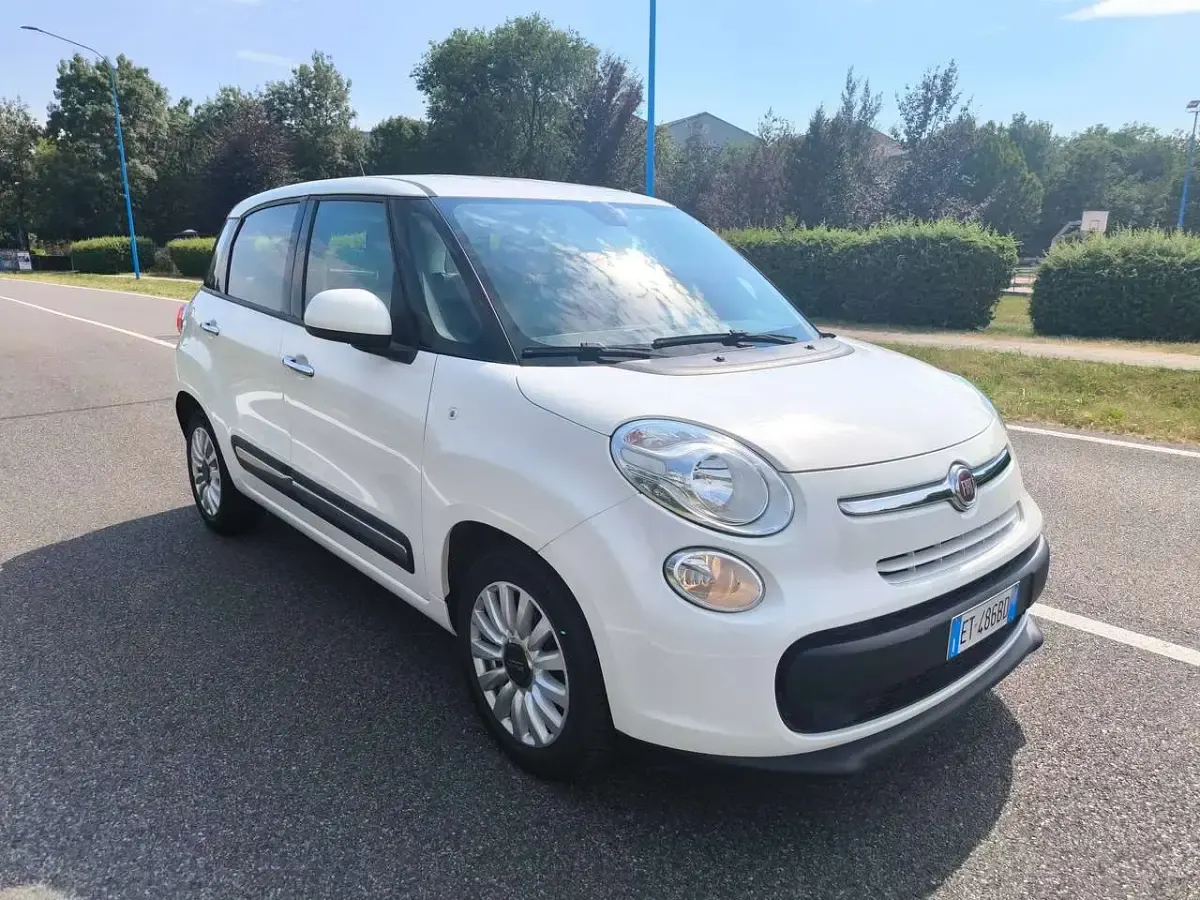 Usata Fiat 500L Lounge 84 CV (61 kW) 2013 Bianco Monovolume