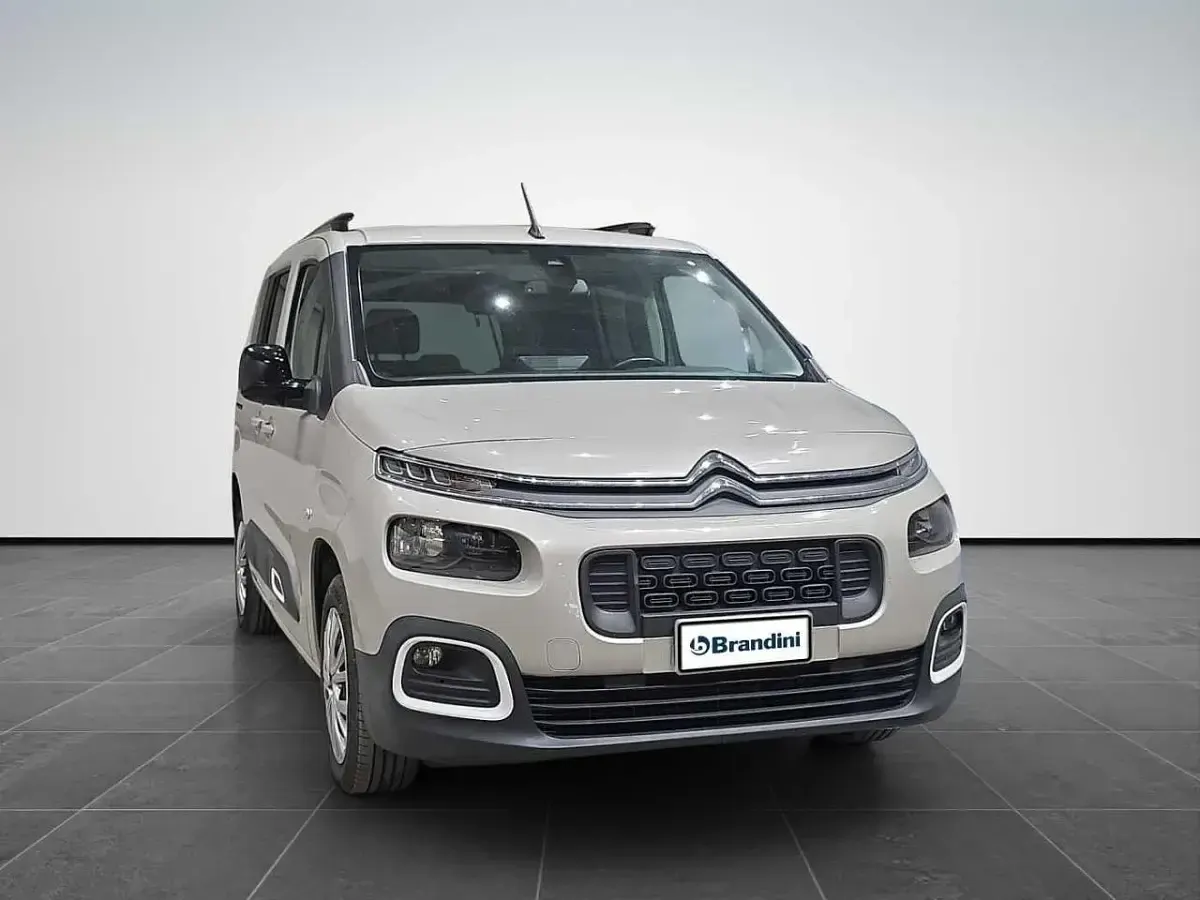 Usata Citroën Berlingo Feel 102 CV (75 kW) 2022 Perla sabbia Monovolume