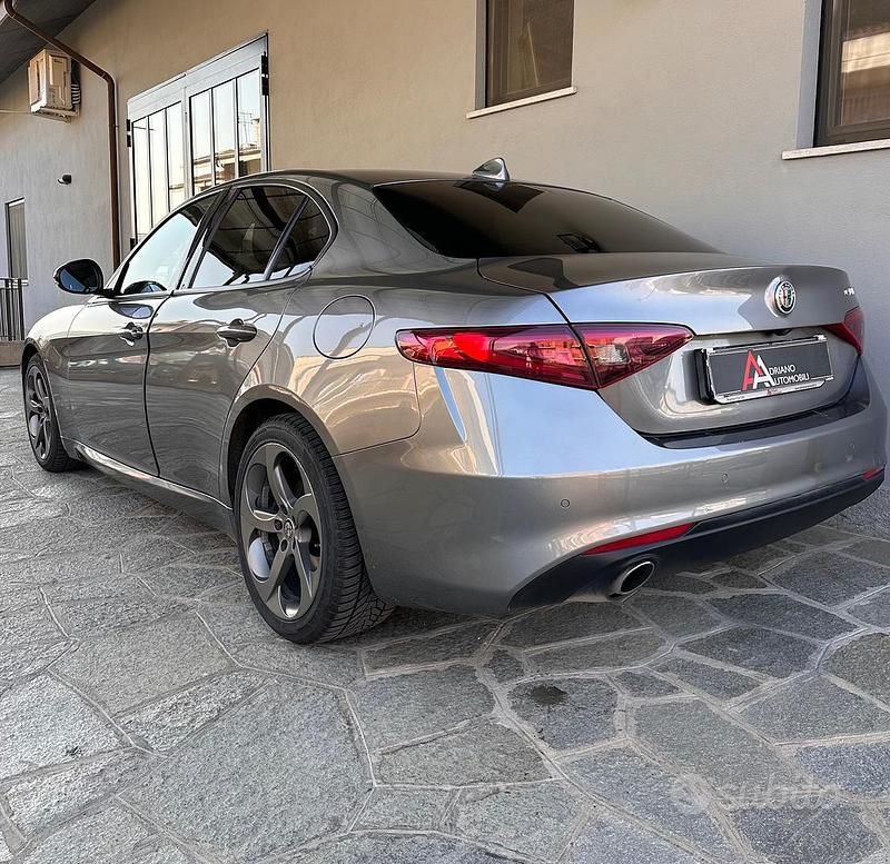 Usata Alfa Romeo Giulia Business 160 CV (117 kW) 2020 Grigio Berlina
