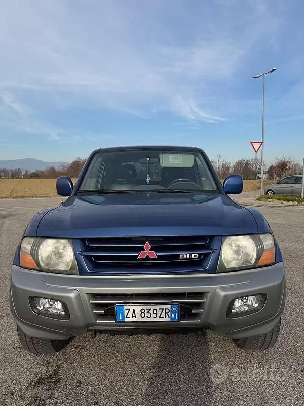 Usata Mitsubishi Pajero 165 CV (121 kW) 2001 Blu SUV