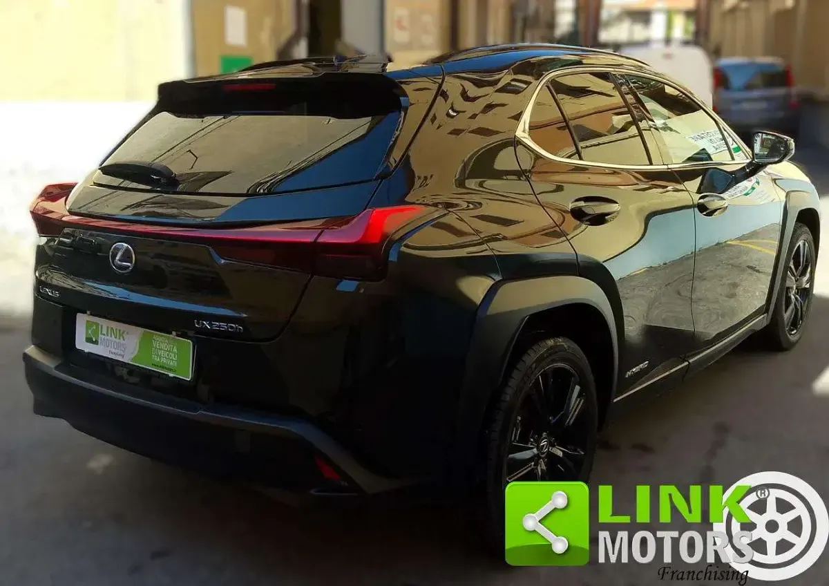 Usata Lexus UX 250h 152 CV (111 kW) 2021 Nero SUV