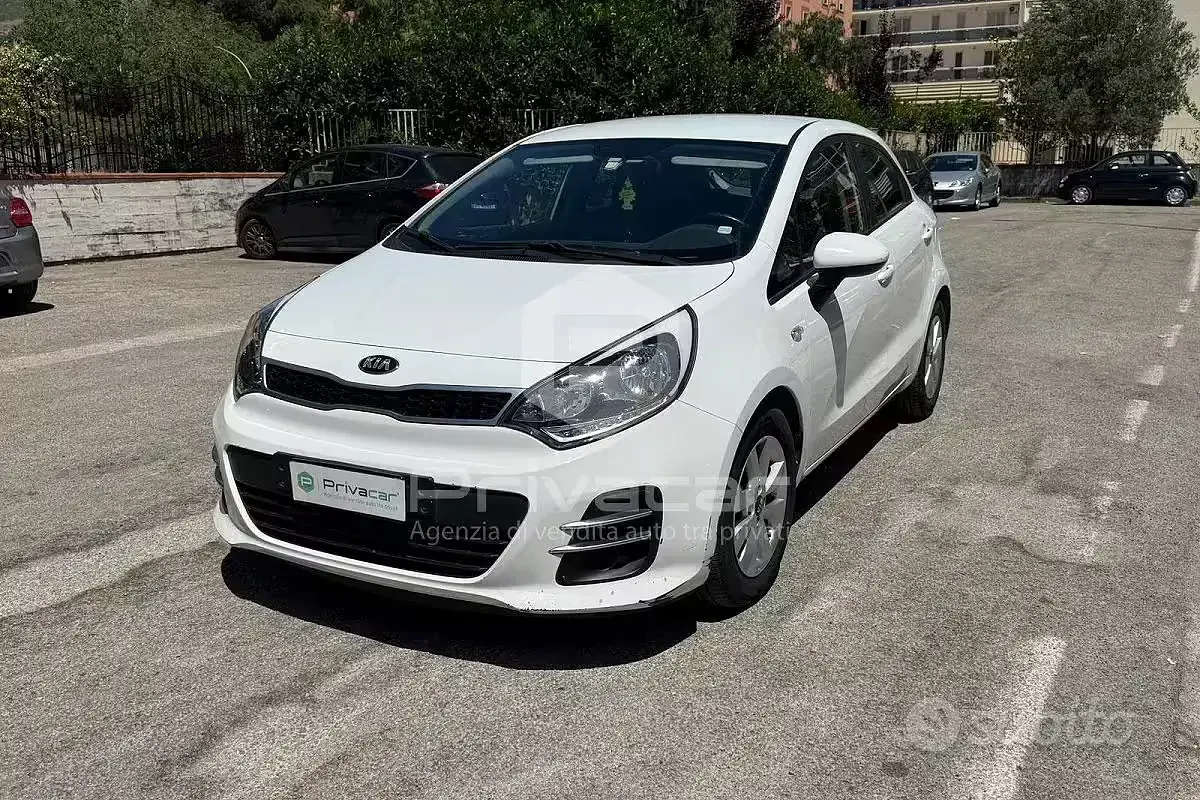 Usata Kia Rio Active 75 CV (55 kW) 2016 Utilitaria