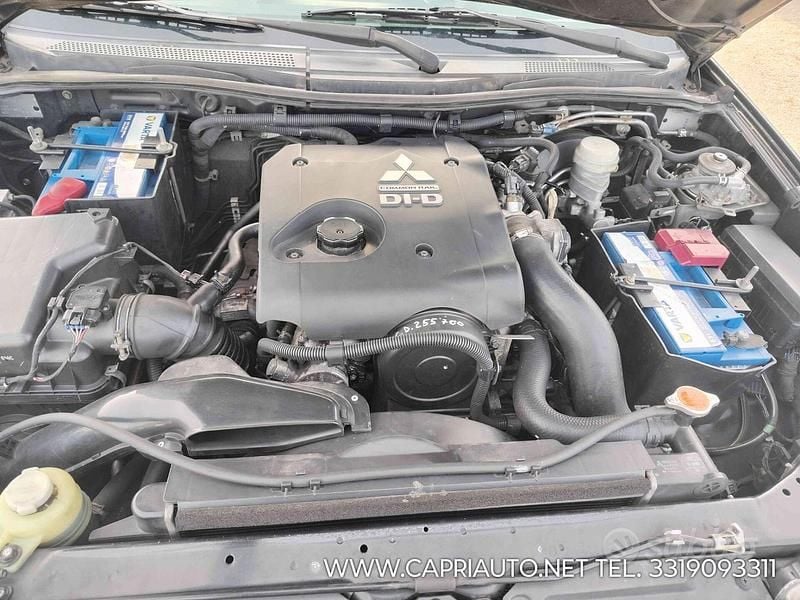 Usata Mitsubishi L200 Invite+ 136 CV (100 kW) 2010 Nero Pick-up