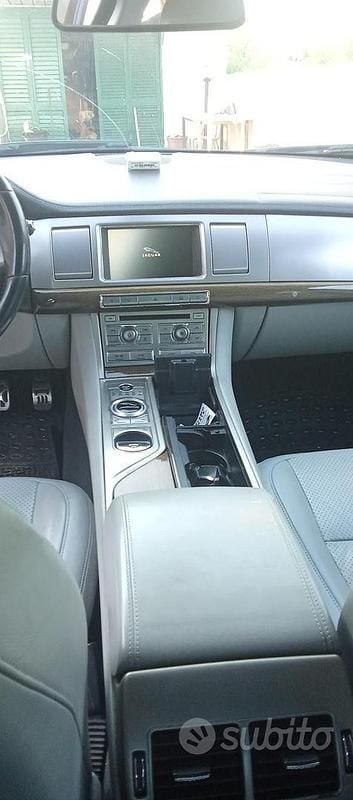 Usata Jaguar XF 207 CV (152 kW) 2008 Nero Berlina