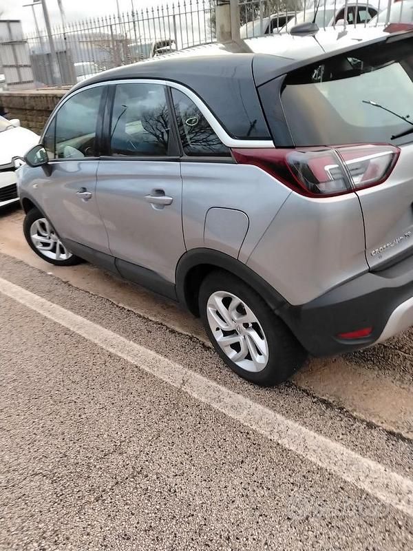 Usata Opel Crossland 102 CV (75 kW) 2019 Grigio SUV
