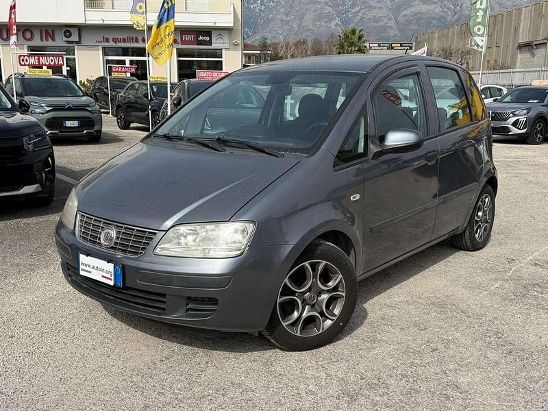 Usata Fiat Idea Dynamic 95 CV (69 kW) 2012 Grigio Monovolume
