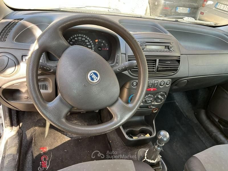 Usata Fiat Punto 60 CV (44 kW) 2006 Bianco Utilitaria