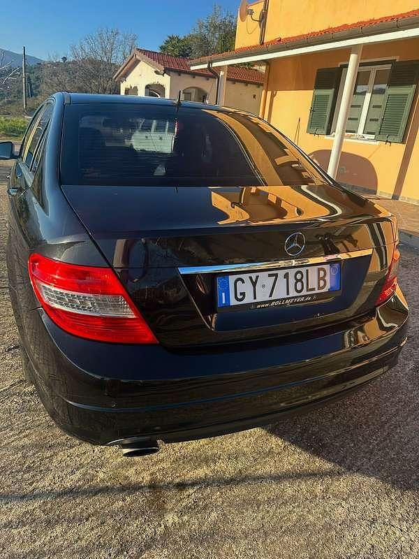 Usata Mercedes 220 170 CV (125 kW) 2010 Nero Berlina