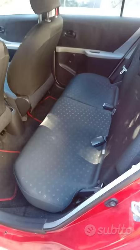 Usata Toyota Yaris 69 CV (50 kW) 2008 Rosso Utilitaria