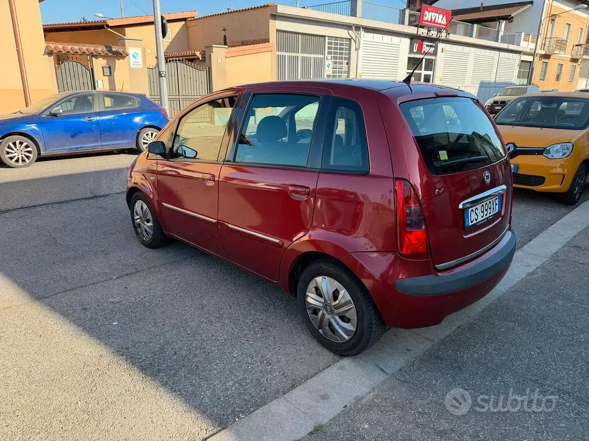 Usata Lancia Musa 95 CV (69 kW) 2005 Rosso Monovolume