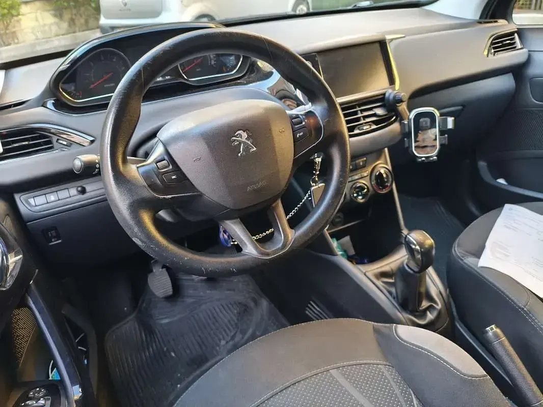 Usata Peugeot 208 Access 68 CV (50 kW) 2013 Nero Utilitaria