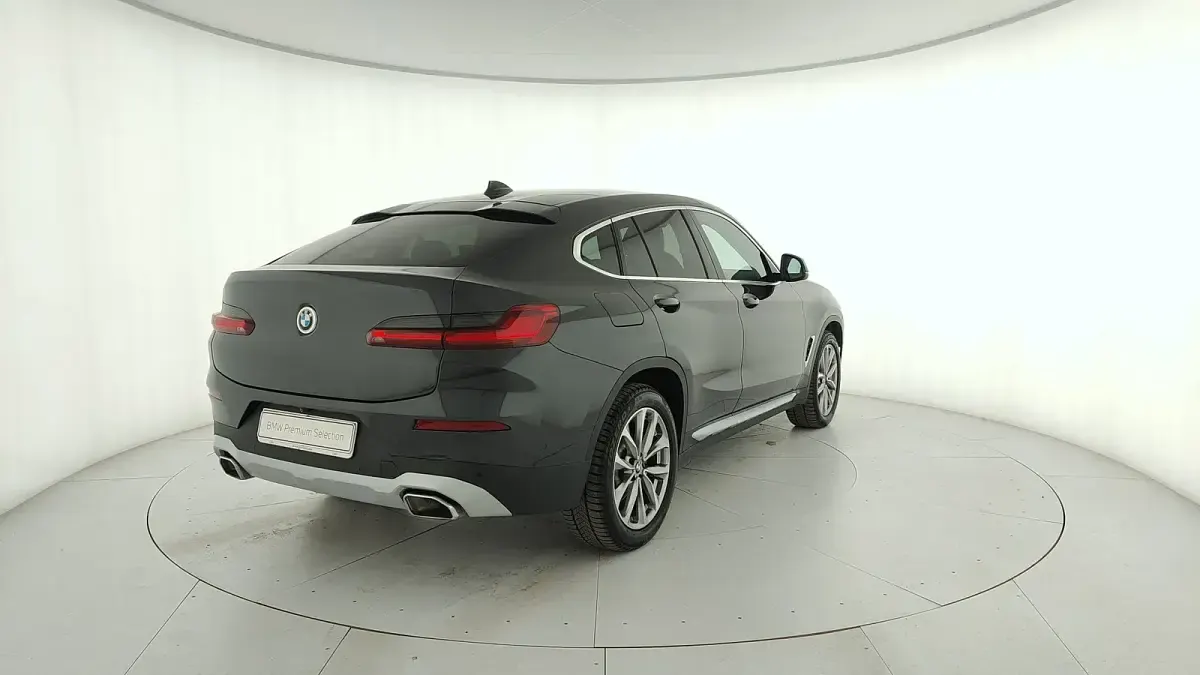 Usata BMW X4 Comfort Edition 286 CV (210 kW) 2023 Grigio SUV