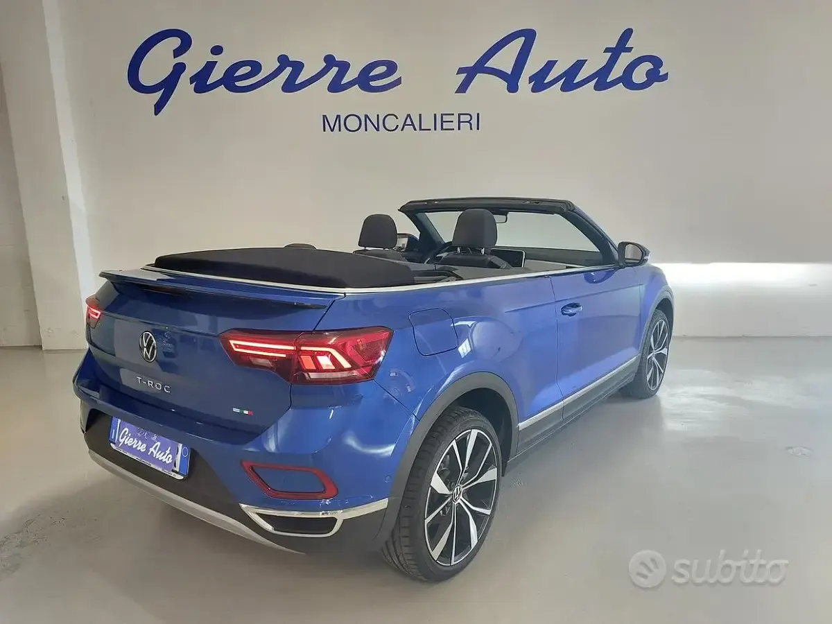 Usata VW T-Roc Cabriolet 110 CV (80 kW) 2023 Bluazzurro Cabrio