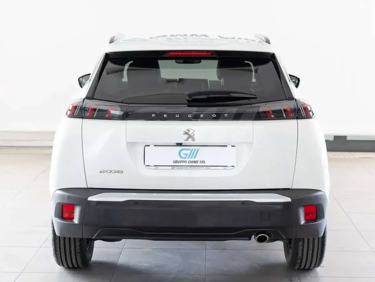 Usata Peugeot 2008 Allure 131 CV (96 kW) 2023 Bianco perla SUV
