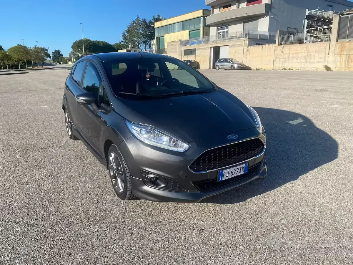 Usado Ford Fiesta ST-Line 75 HP (55 kW) 2017 Citadino