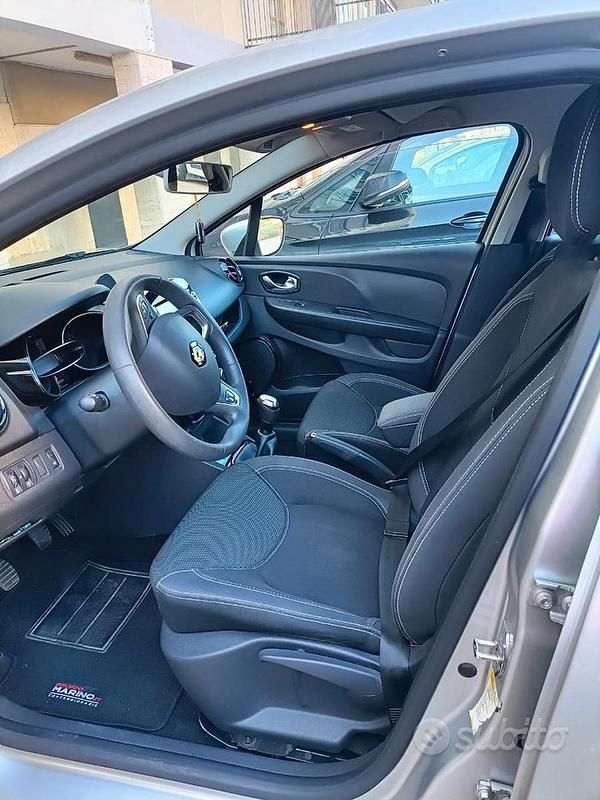 Usata Renault Clio IV Zen 90 CV (66 kW) 2018 Grigio Berlina