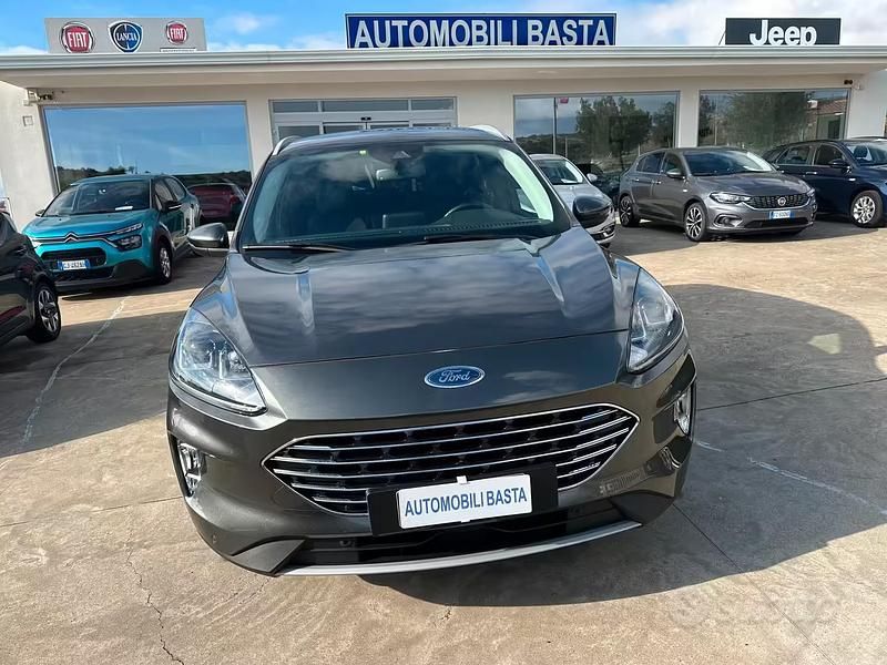 Usata Ford Kuga Titanium 120 CV (88 kW) 2021 Blu SUV