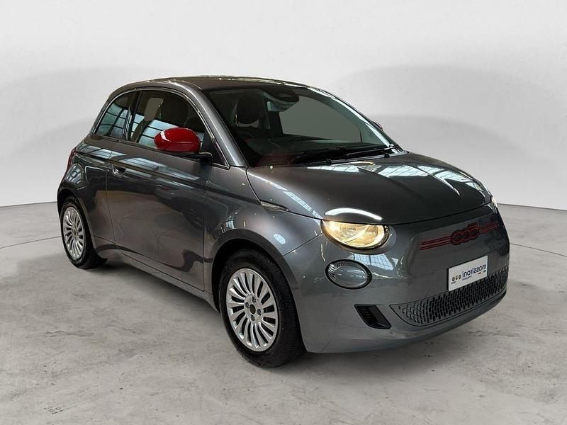 Usata Fiat 500e Red 42 kW (58 CV) 2021 Grigio scuro Berlina