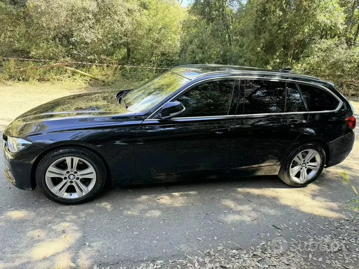 Usata BMW 318 150 CV (110 kW) 2019 Nero Station wagon