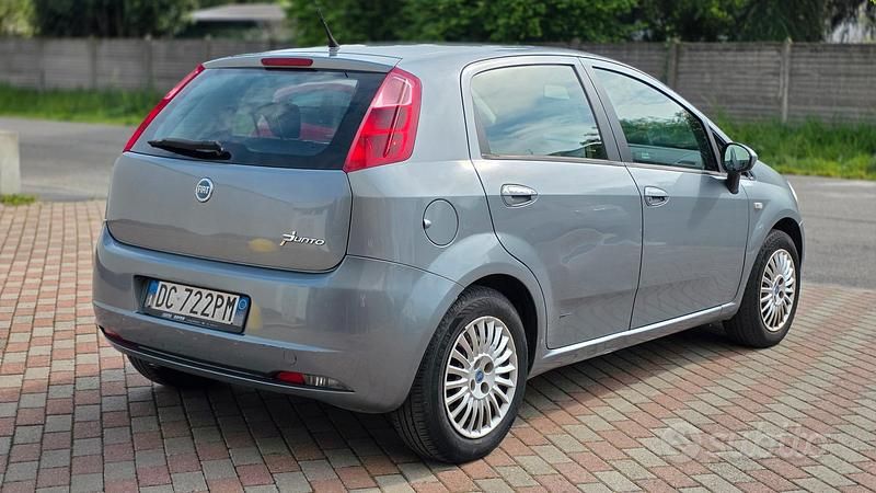 Usata Fiat Grande Punto Active 65 CV (47 kW) 2006 Grigio Utilitaria