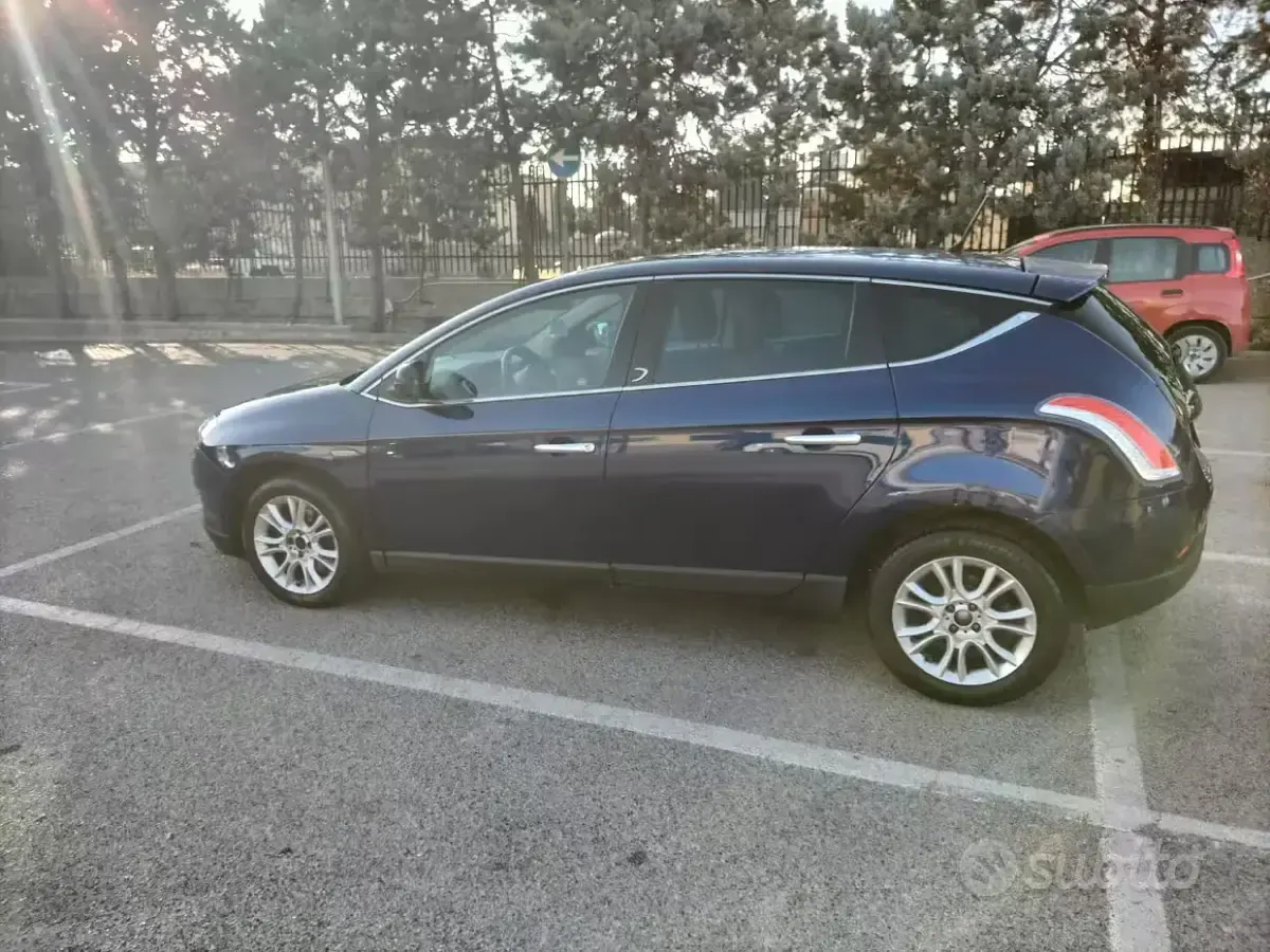 Usata Lancia Delta Gold 120 CV (88 kW) 2009 Bluazzurro Utilitaria