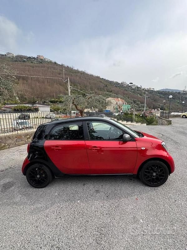 Usata Smart ForFour Passion 2017 Rosso Utilitaria
