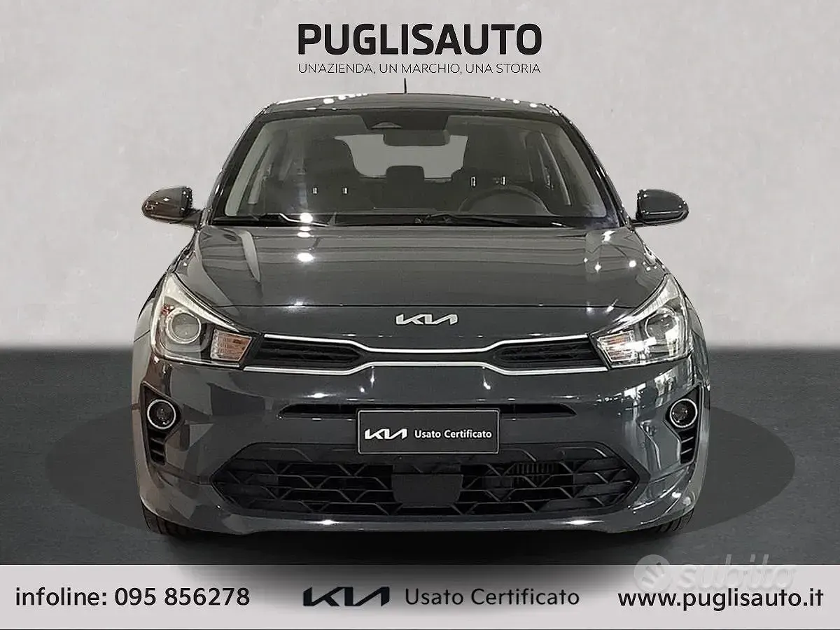 Usata Kia Rio Style 100 CV (73 kW) 2022 Grigio Berlina