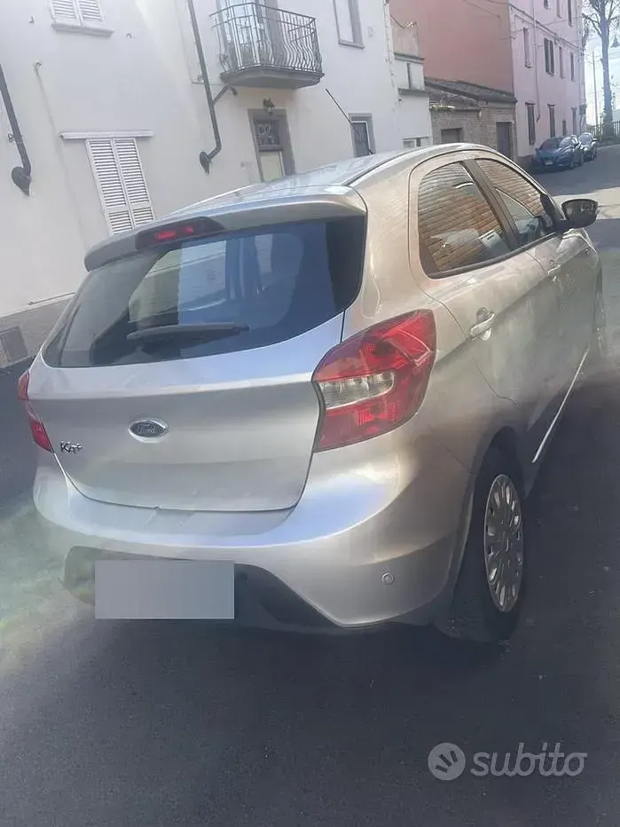 Begagnad Ford Ka Plus 86 HK (63 kW) 2017 Grå Halvkombi