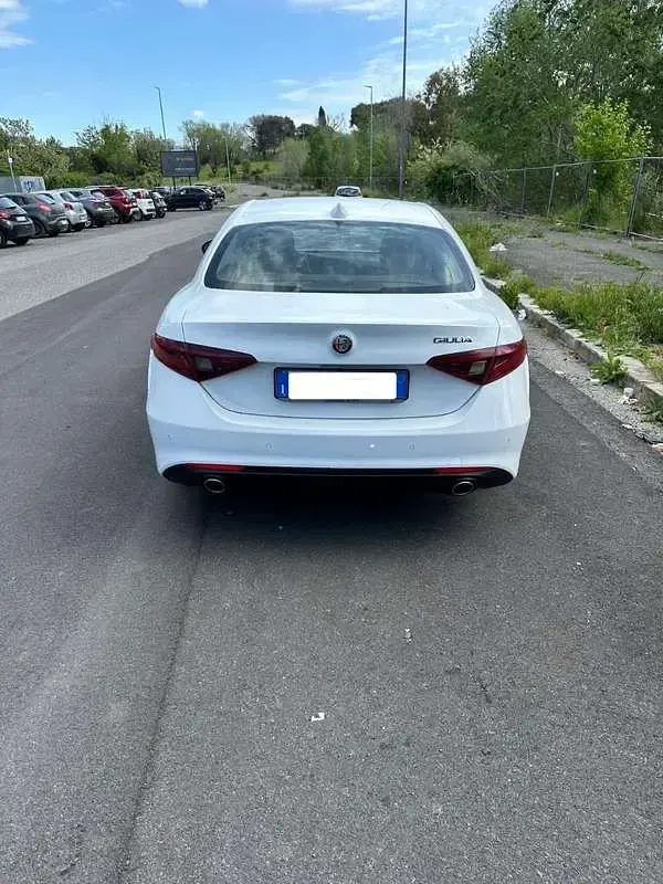 Usata Alfa Romeo Giulia Super 179 CV (131 kW) 2016 Berlina