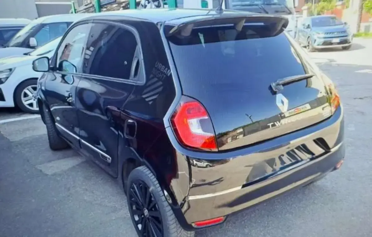 Usata Renault Twingo Urban Night 30 kW (42 CV) 2023 Nero Utilitaria
