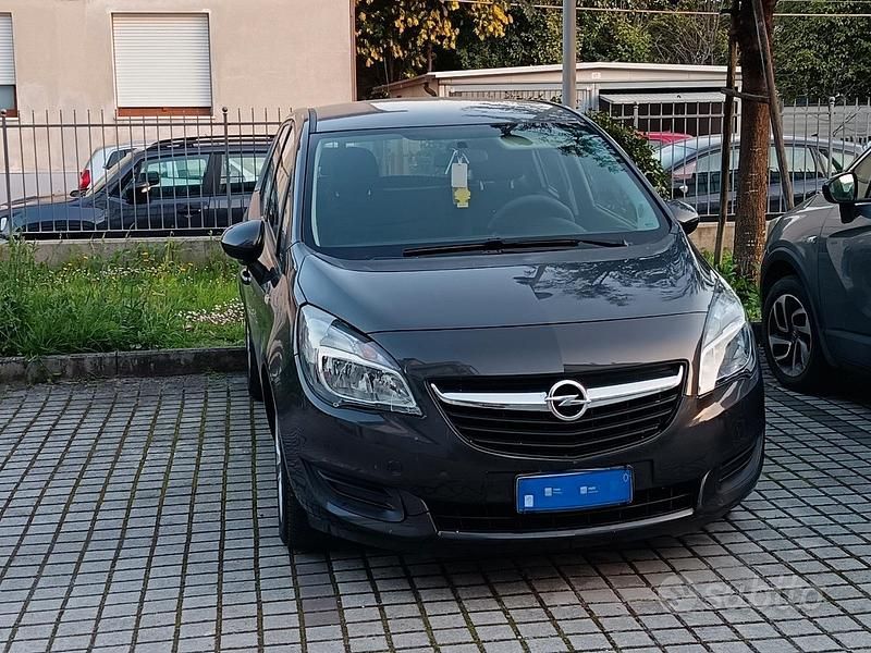 Usata Opel Meriva 100 CV (73 kW) 2017 Marrone Monovolume