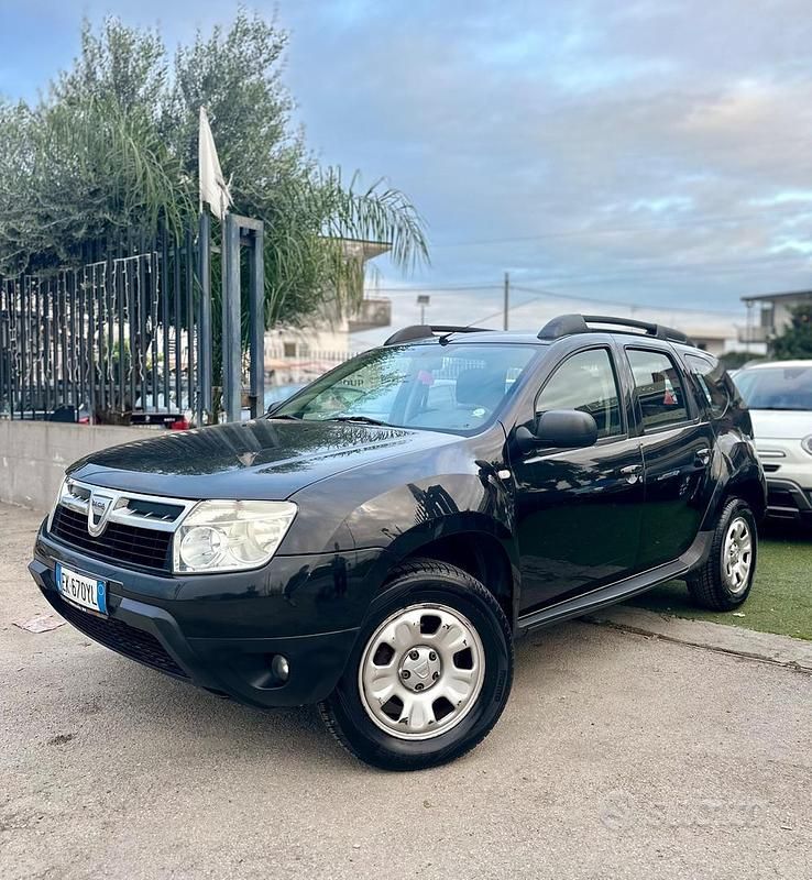 Usata Dacia Duster Lauréate 110 CV (80 kW) 2012 Nero SUV